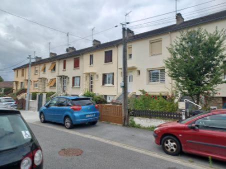 Individuel Dans Maison *